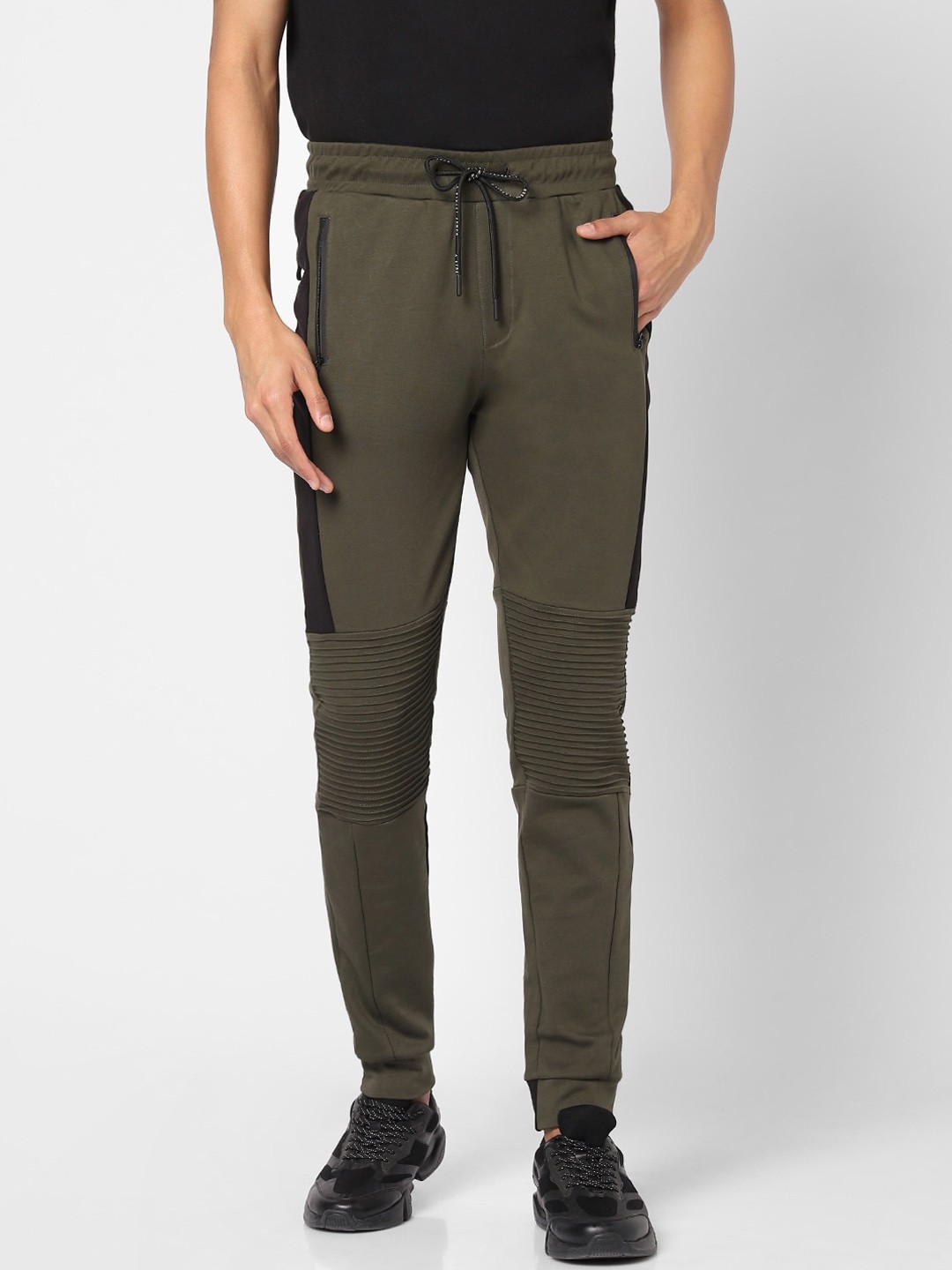 

Street Armor by Pantaloons Men Olive-Green Solid Relaxed-Fit Joggers