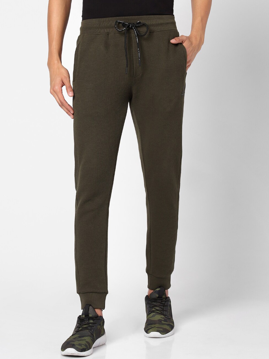 

Street Armor by Pantaloons Men Olive Green Solid Relaxed Fit Joggers