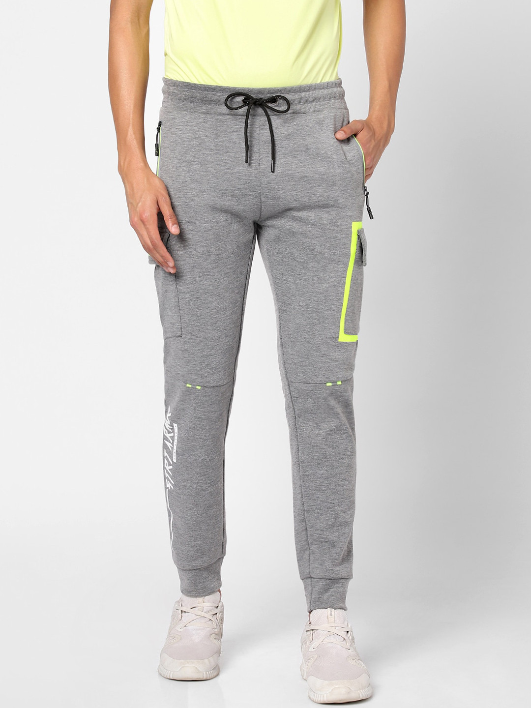 

Street Armor by Pantaloons Men Grey-Melange Solid Relaxed-Fit Joggers