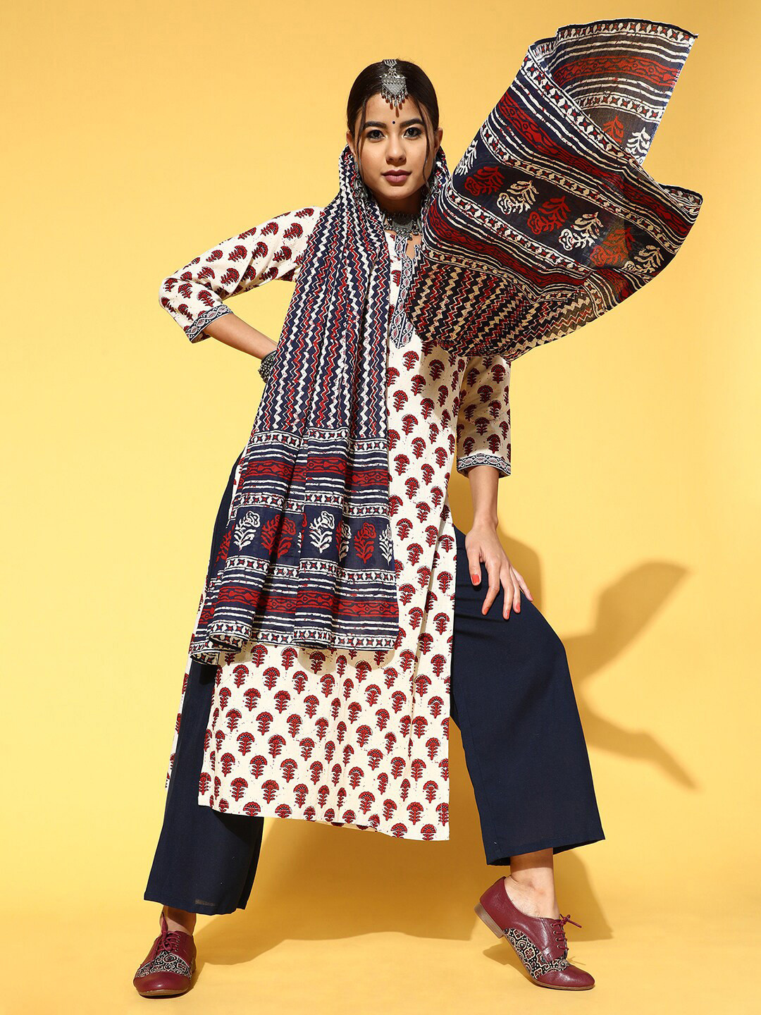 

Indo Era Navy Blue & Red Ethnic Motifs Printed Dupatta