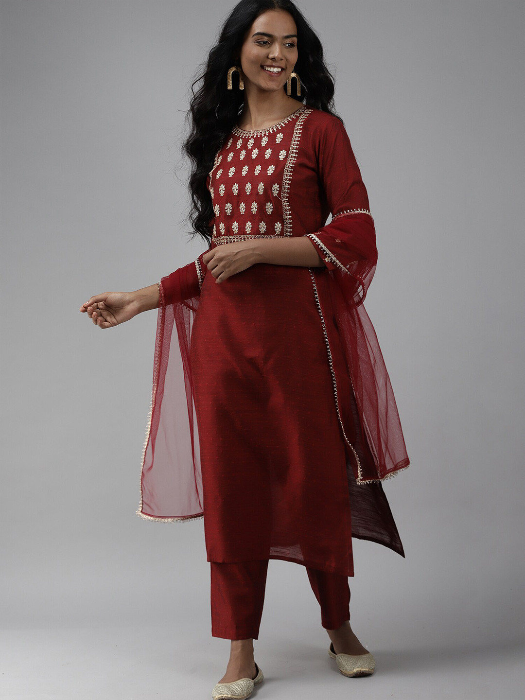 

Indo Era Red & Gold-Toned Dupatta with Gotta Patti