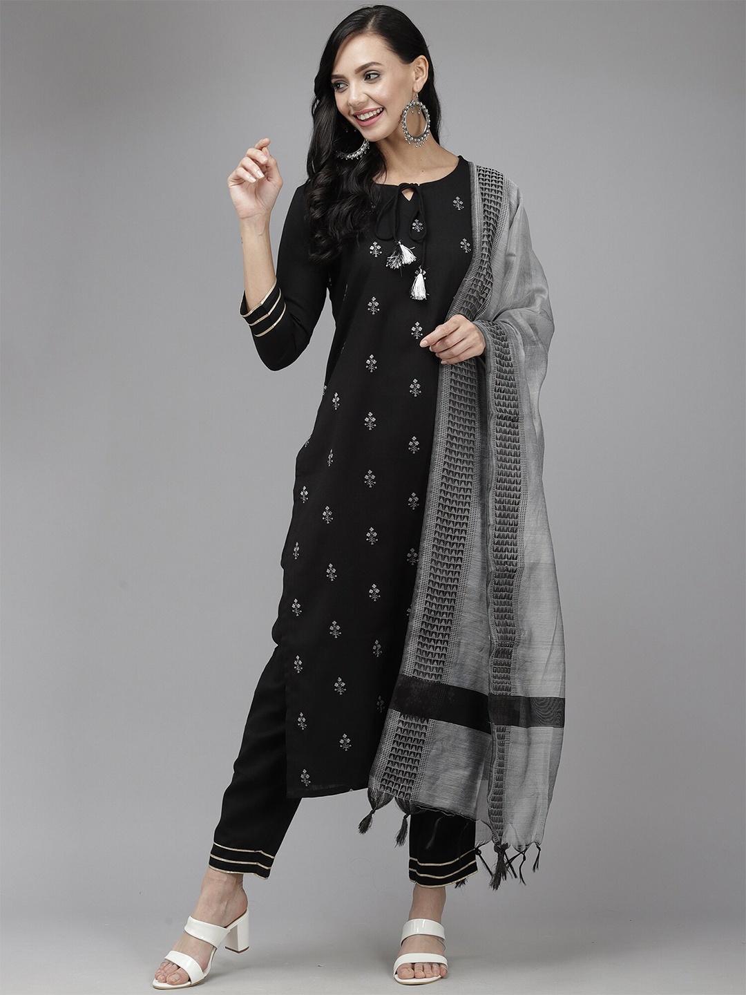 

Indo Era Women Grey Silk Blend Woven Design Dupatta