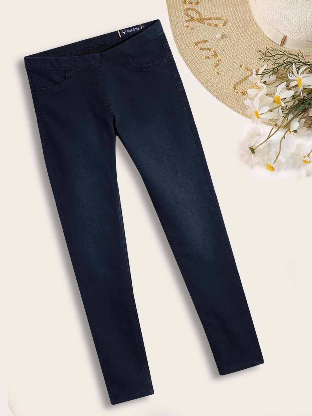 

Allen Solly Junior Girls Navy Blue Clean Look Stretchable Jeans