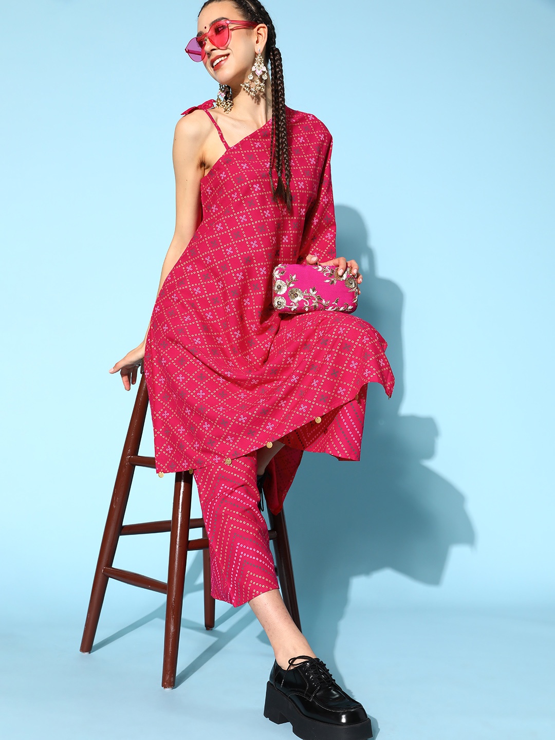

Stylum Bandhani Viscose Rayon All in the Details Kurta Set, Magenta