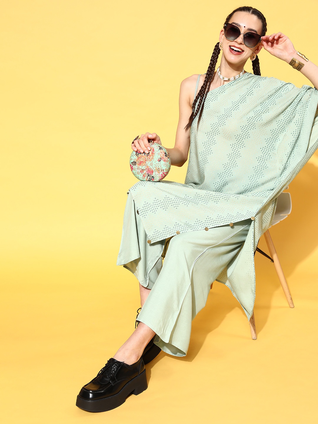 

Stylum Bandhani Viscose Rayon All in the Details Kurta Pant Set, Green