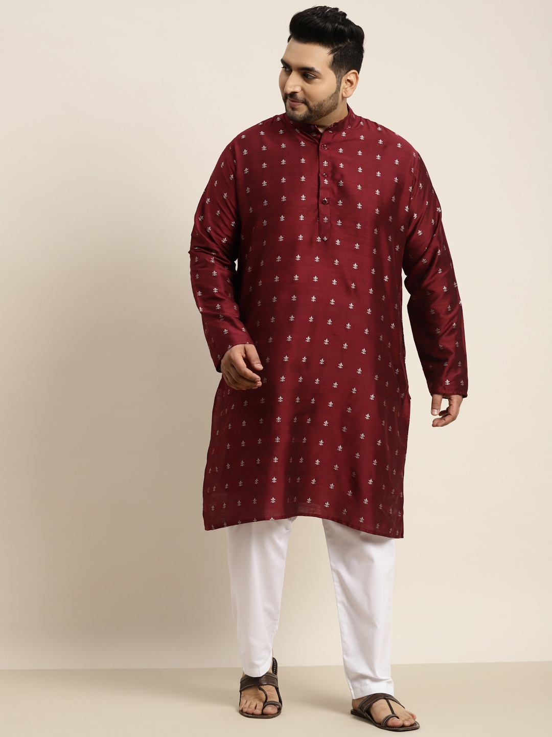 

SOJANYA PLUS Men Maroon Self Design Kurta with Pyjamas