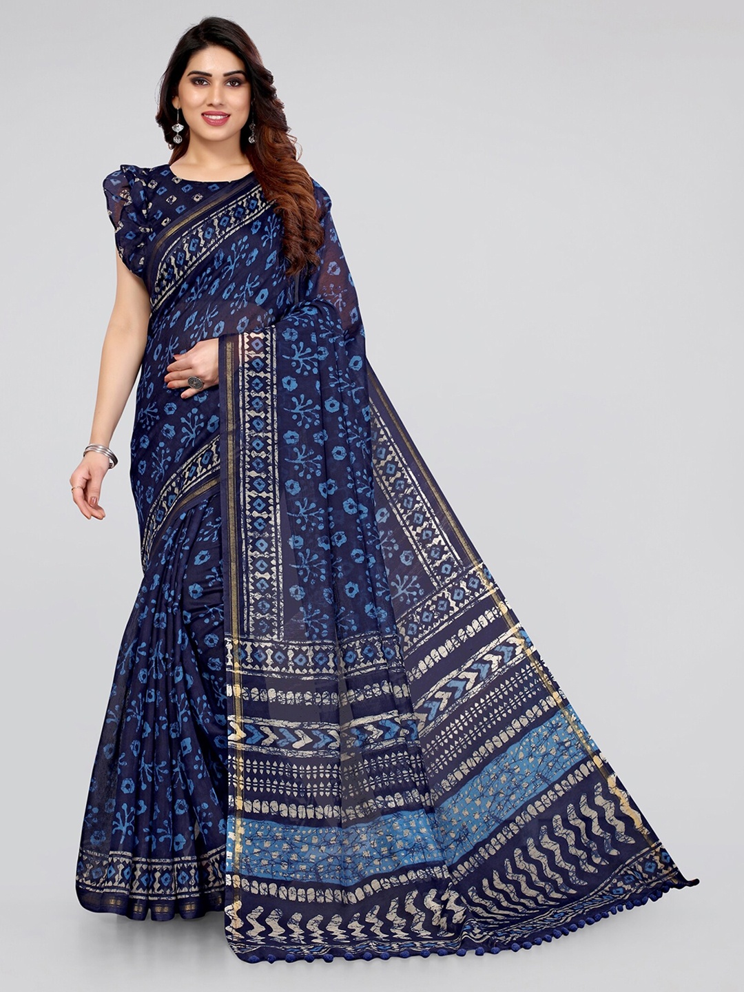 

MIRCHI FASHION Blue & White Batik Block Print Cotton Saree