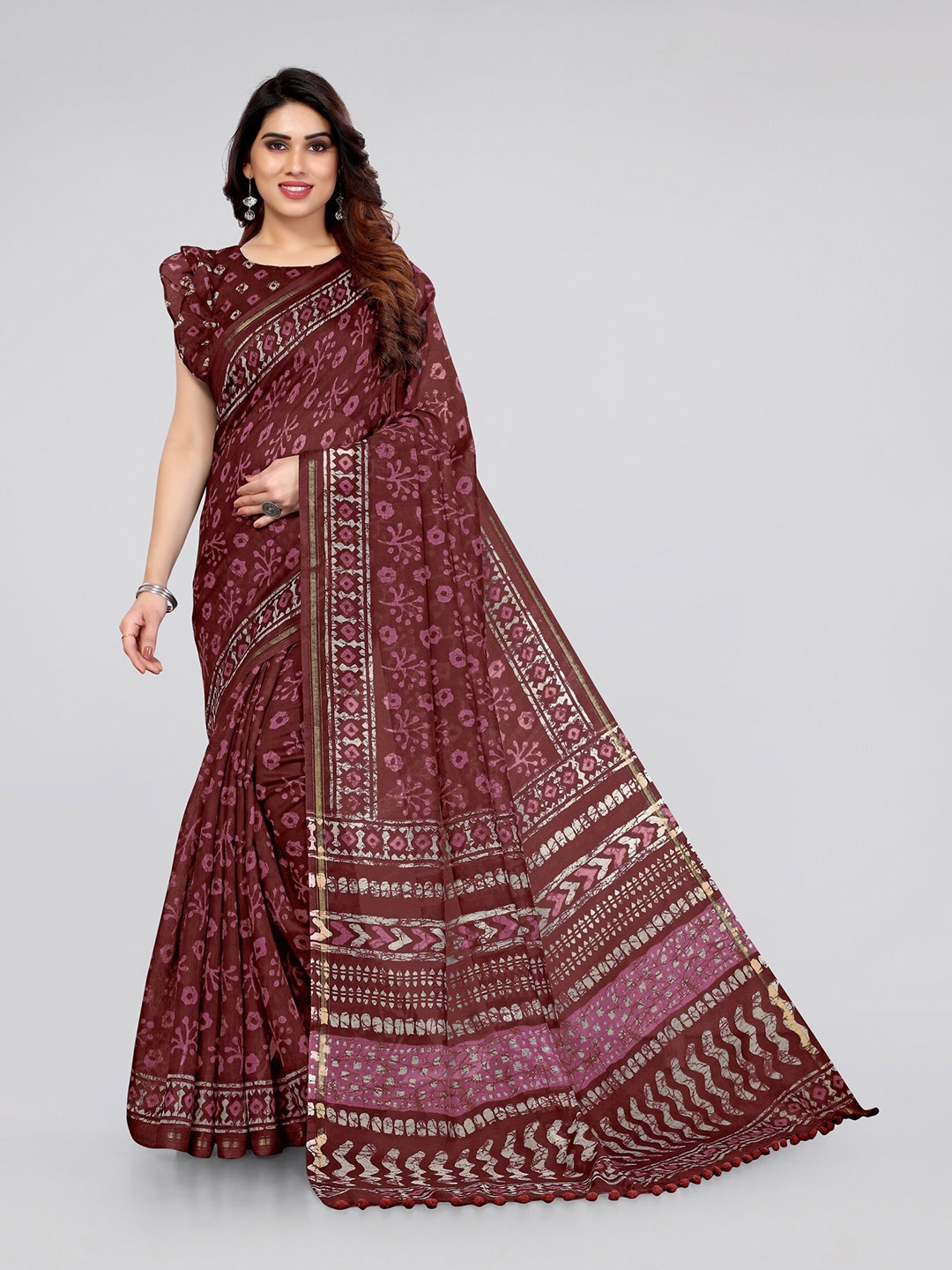 

MIRCHI FASHION Burgundy & White Batik Block Print Cotton Saree