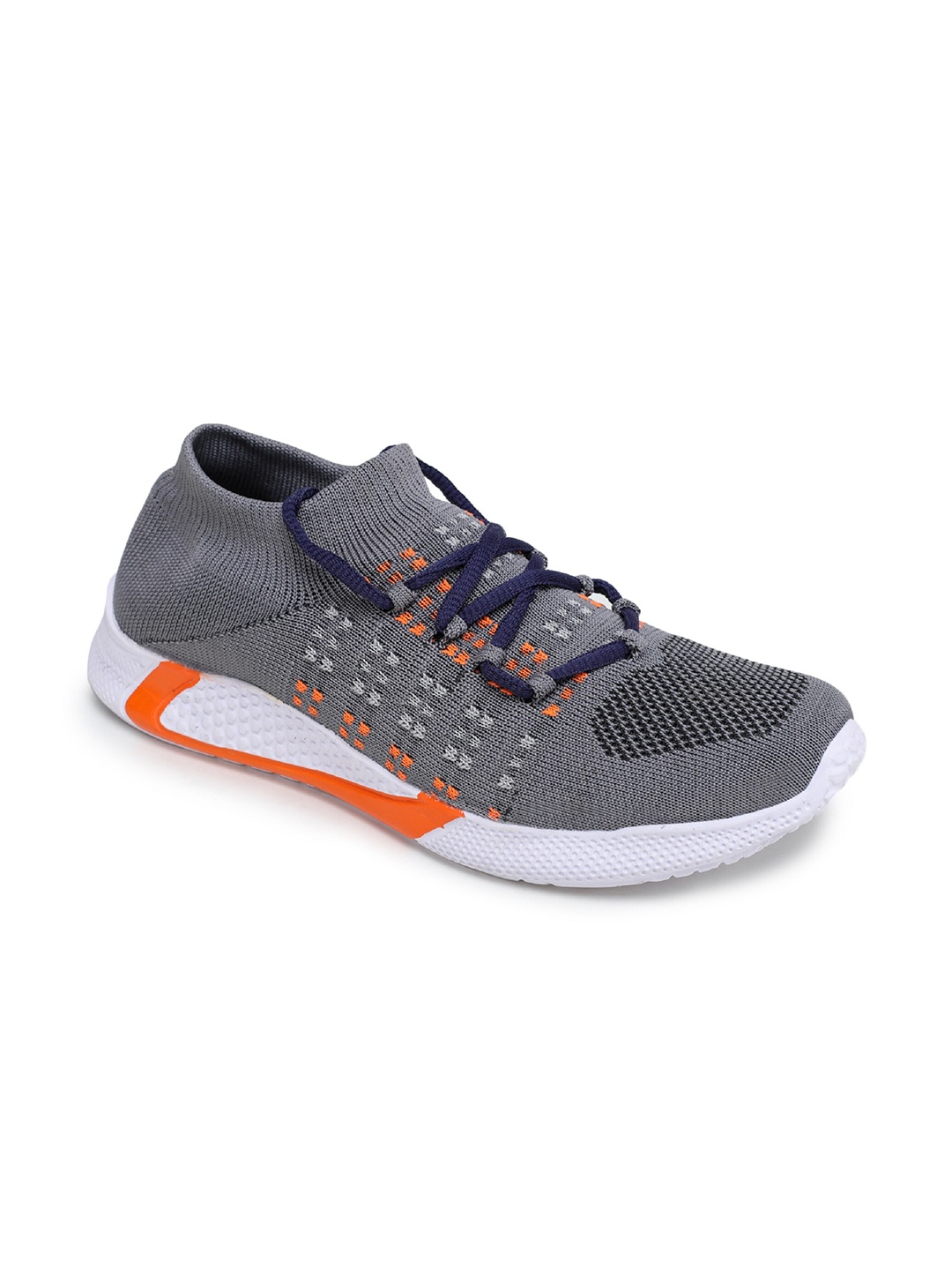 

TRASE Men Grey Running Shoes