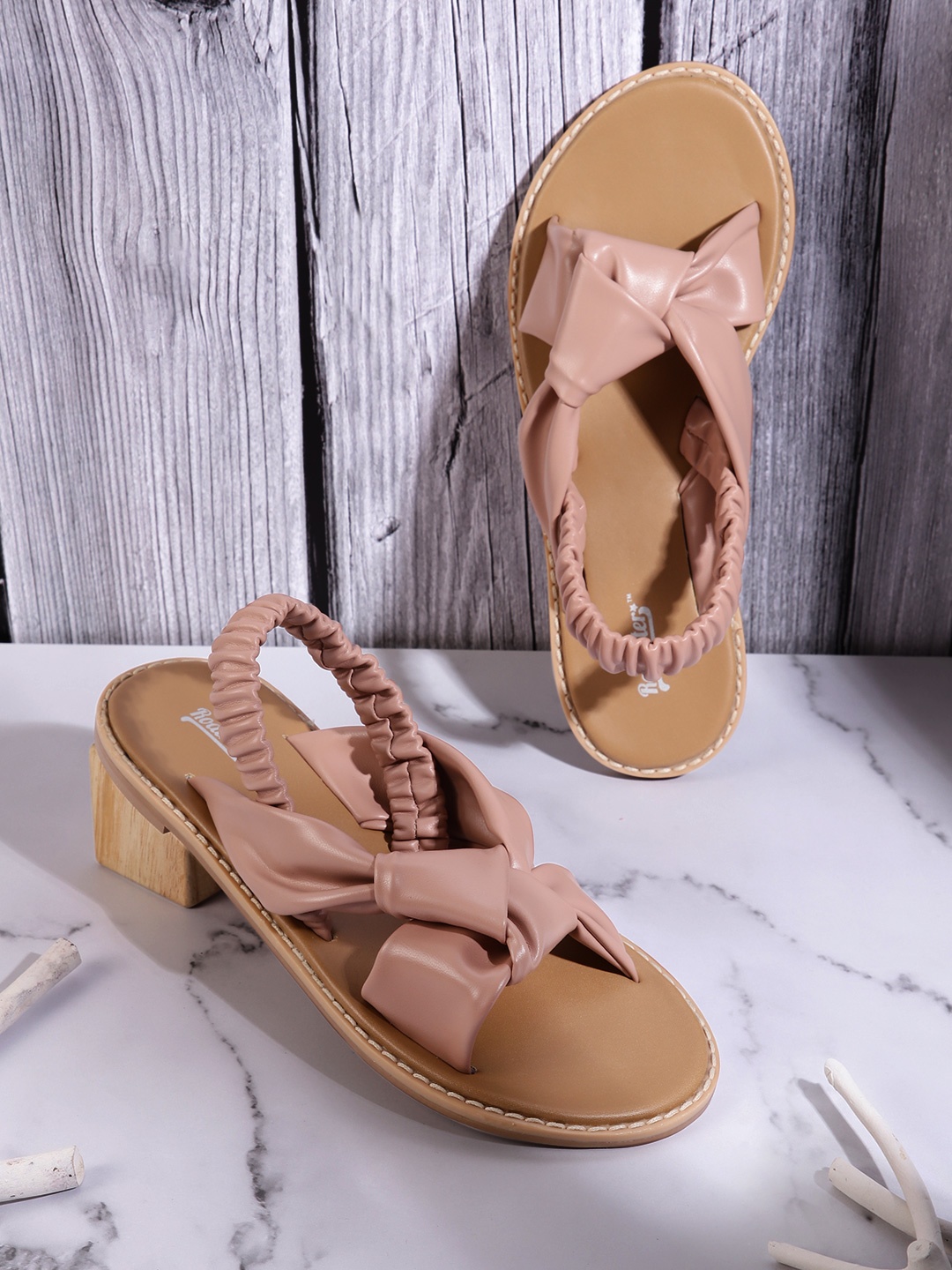 

Roadster Women Dusty Pink Solid Open Toe Flats, Rose