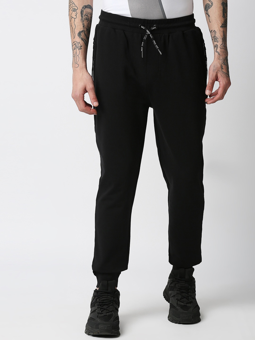 

Pepe Jeans Men Black Solid Slim-Fit Joggers