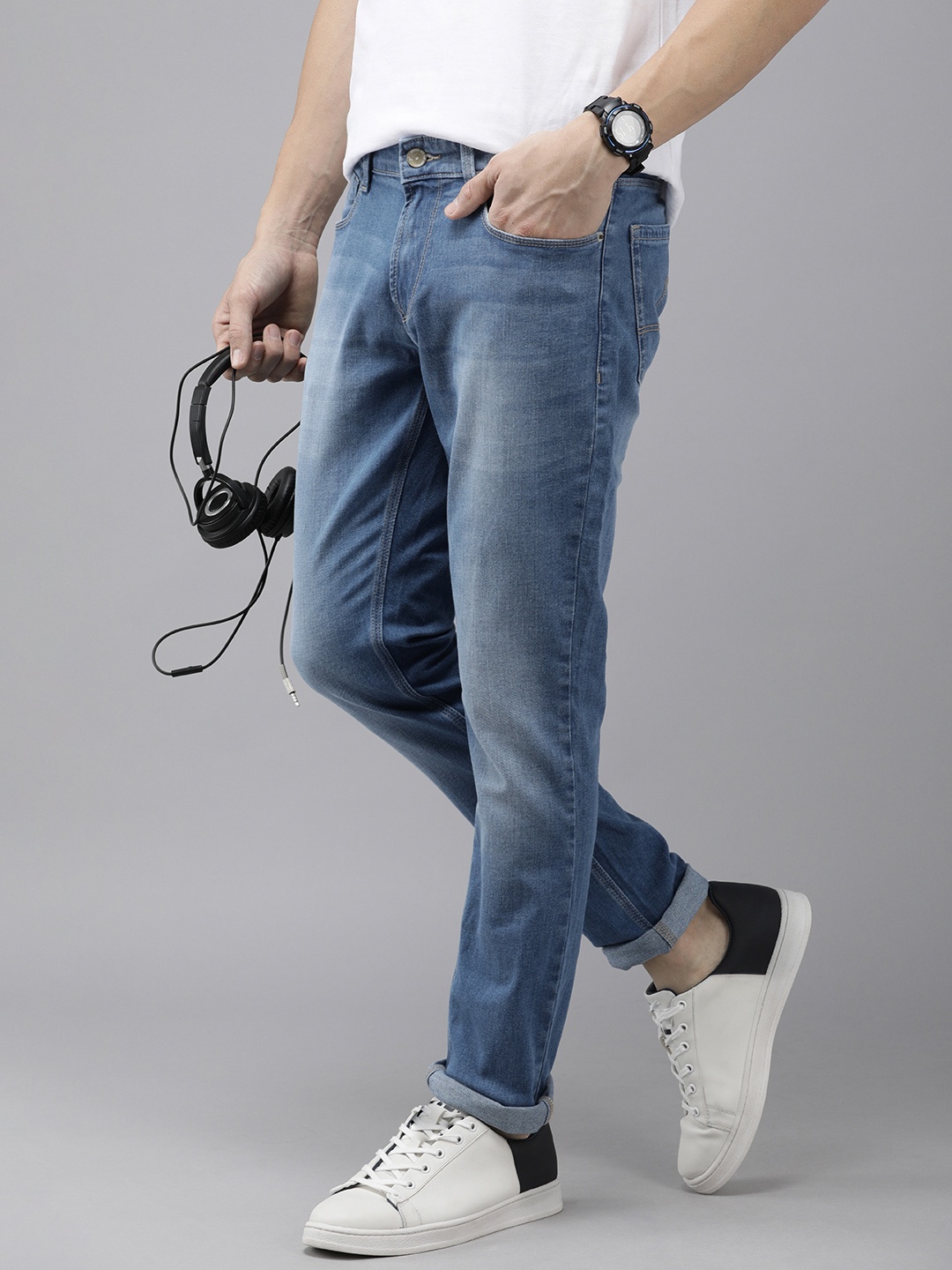 

SPYKAR Men Blue Slim Fit Narrow Leg Low-Rise Light Fade Stretchable Jeans