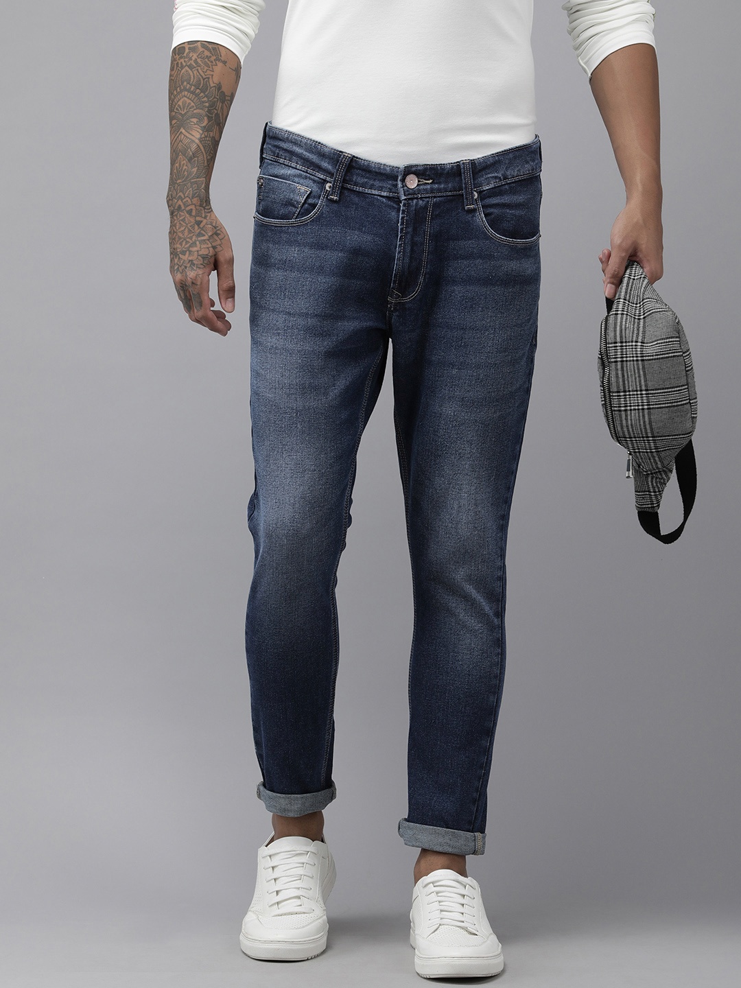 

SPYKAR Men Blue Kano Slim Fit Mid-Rise Tapered Leg Light Fade Stretchable Jeans