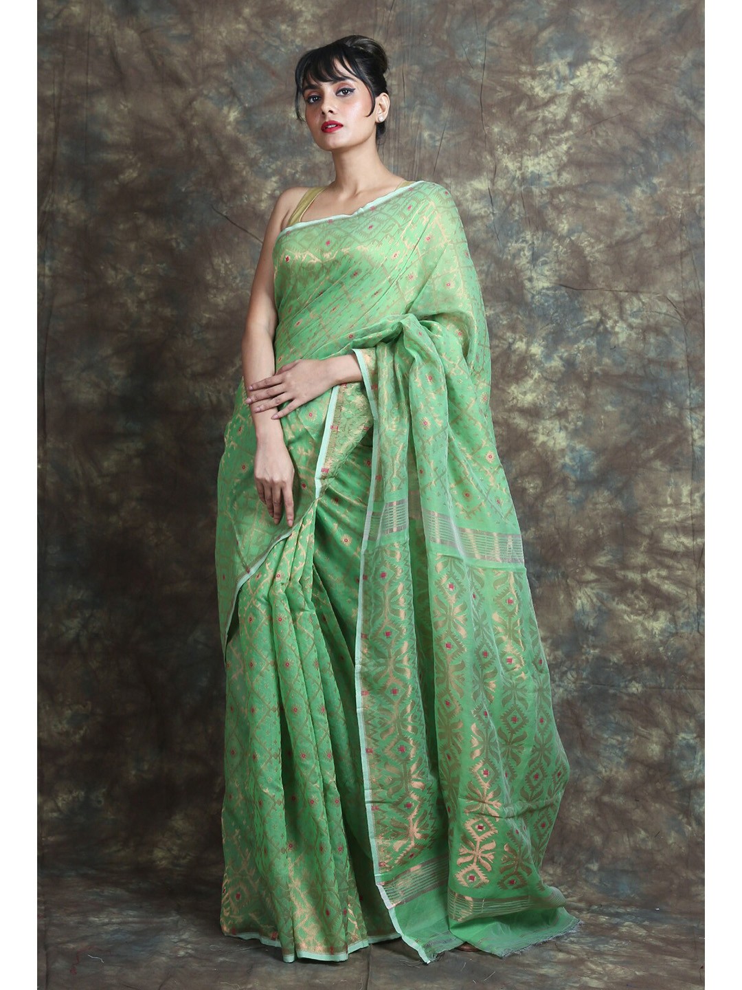 

Arhi Green & Beige Silk Cotton Saree