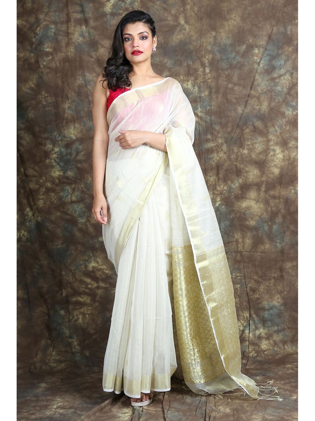 

Arhi White & Gold-Toned Woven Design Zari Tissue Saree