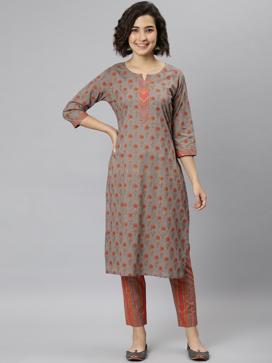 

Janasya Women Grey Cotton Straight Kurta with Pant