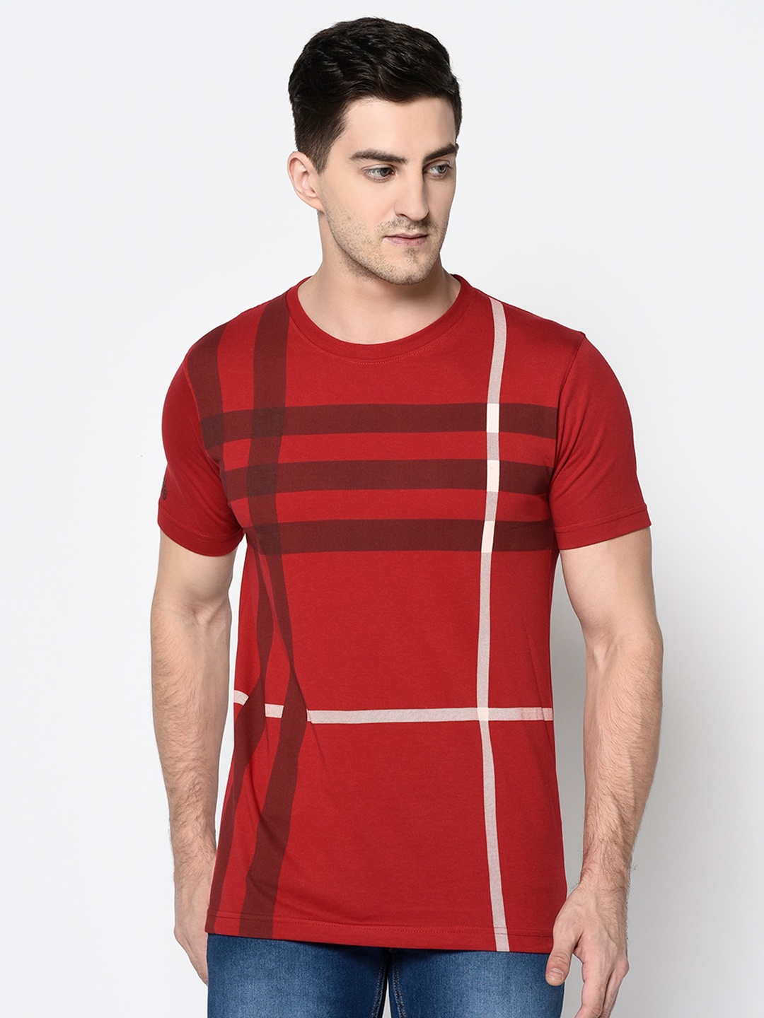 

Duke Men Red Striped Slim Fit T-shirt