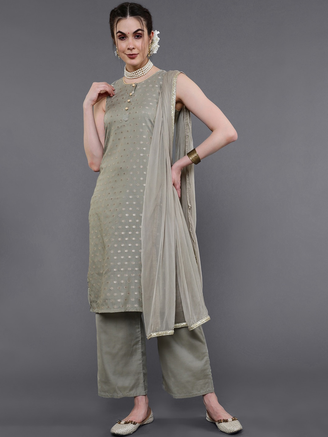 

saubhagya Women Grey Printed Chanderi Silk Kurti with Palazzos & With Dupatta
