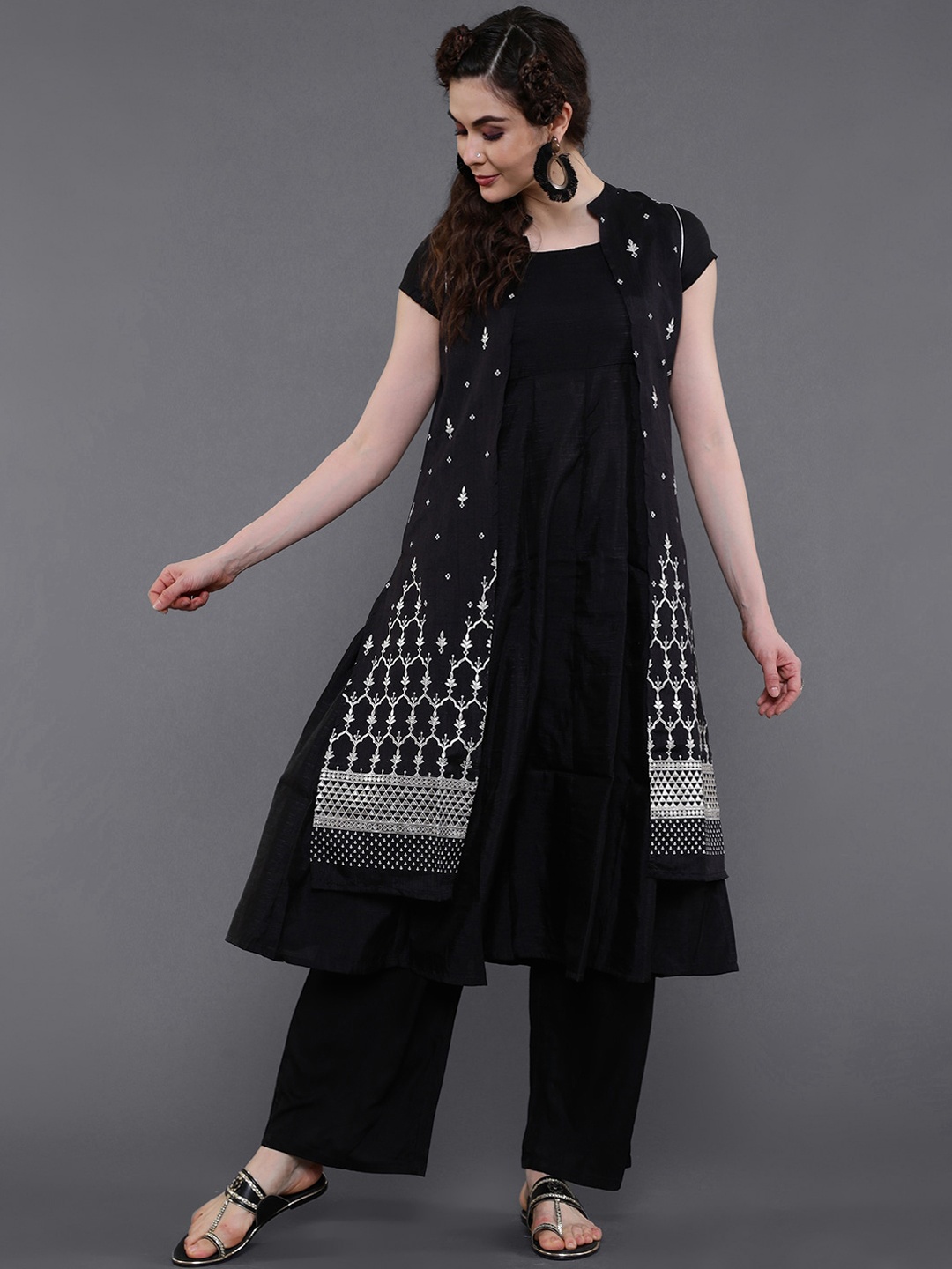 

saubhagya Women Black Ethnic Motifs Embroidered Thread Work Kurta