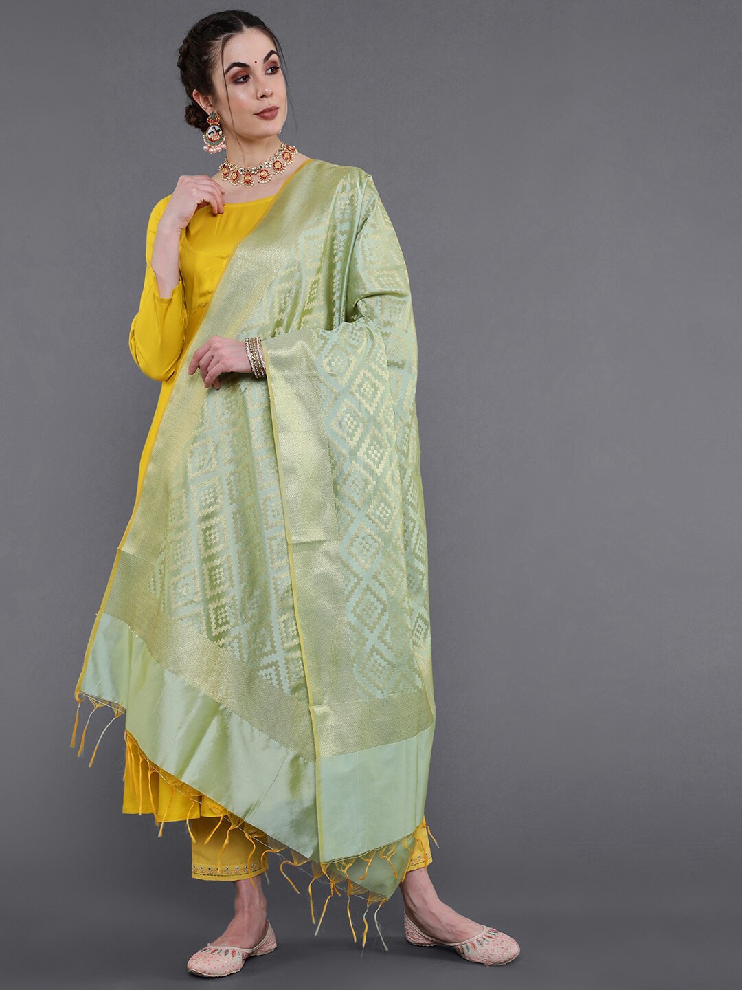 

saubhagya Green & Gold-Toned Printed Dupatta