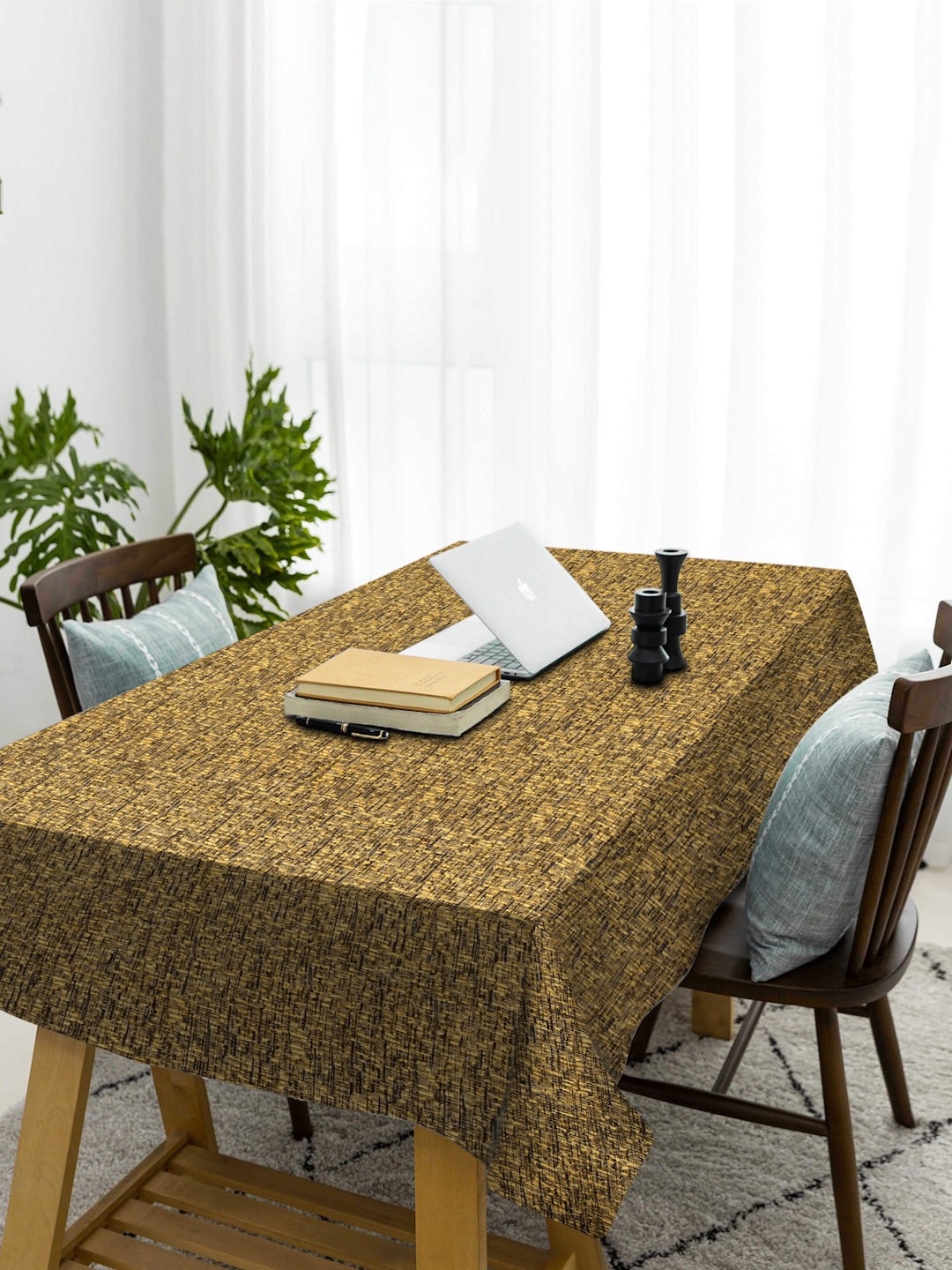 

KLOTTHE Yellow Printed 6-Seater Cotton Table Covers