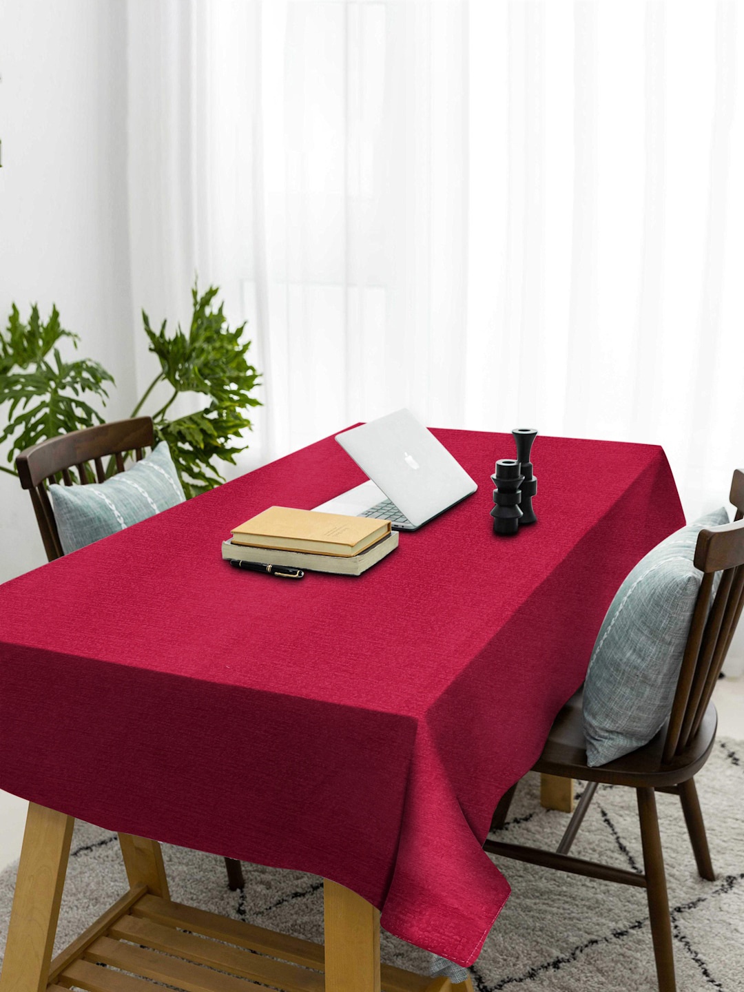 

KLOTTHE Red Woven Design Solid Cotton 6-Seater Table Covers