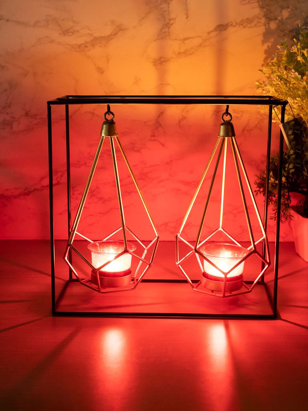 

MARKET99 Gold-Toned & Black Nordic Hanging Candle Holders
