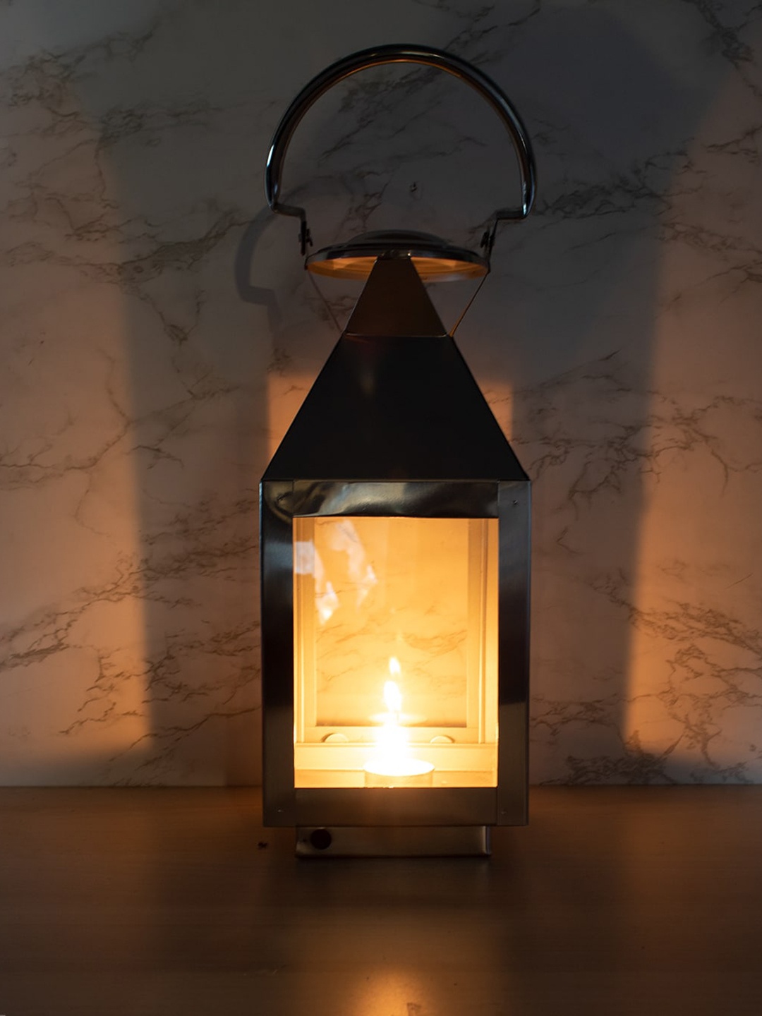 

MARKET99 Silver-Toned Lantern Candle Holder