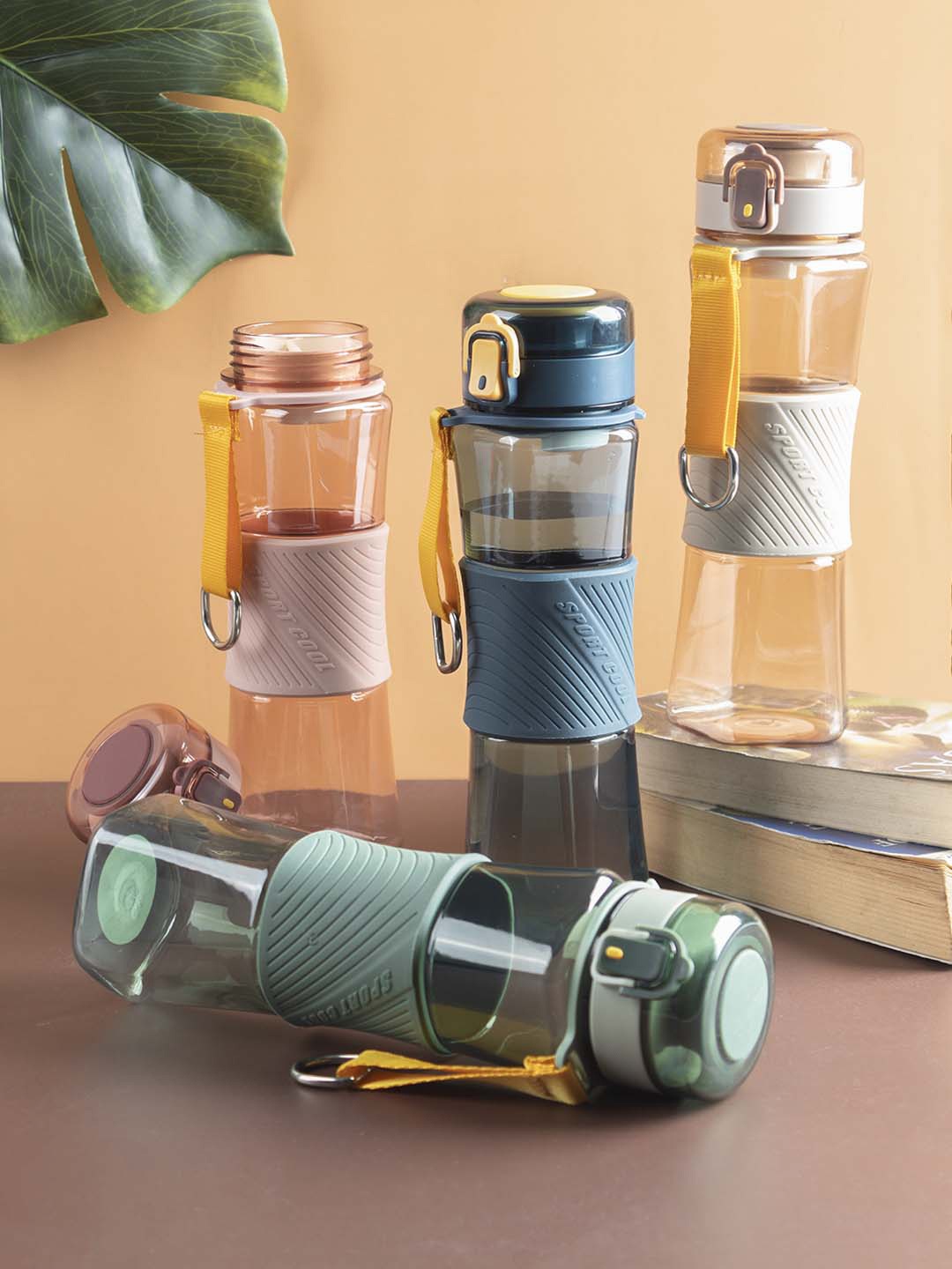

MARKET99 Olive Green Solid Water Bottle - 480 ml