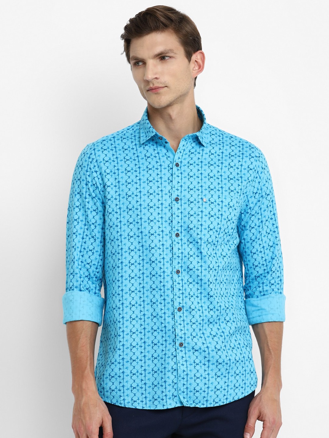 

Turtle Men Blue Slim Fit Printed Casual Shirt
