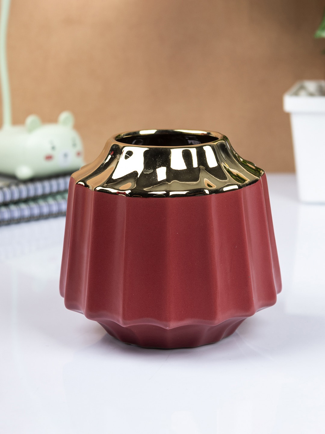 

MARKET99 Burgundy Textured Ceramic Vase