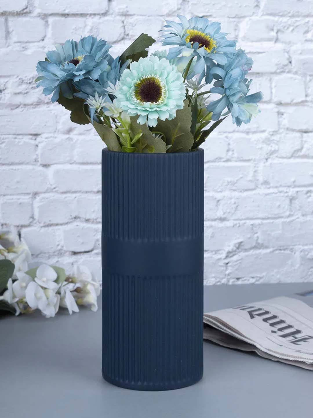 

MARKET99 Sea Green Textured Vase