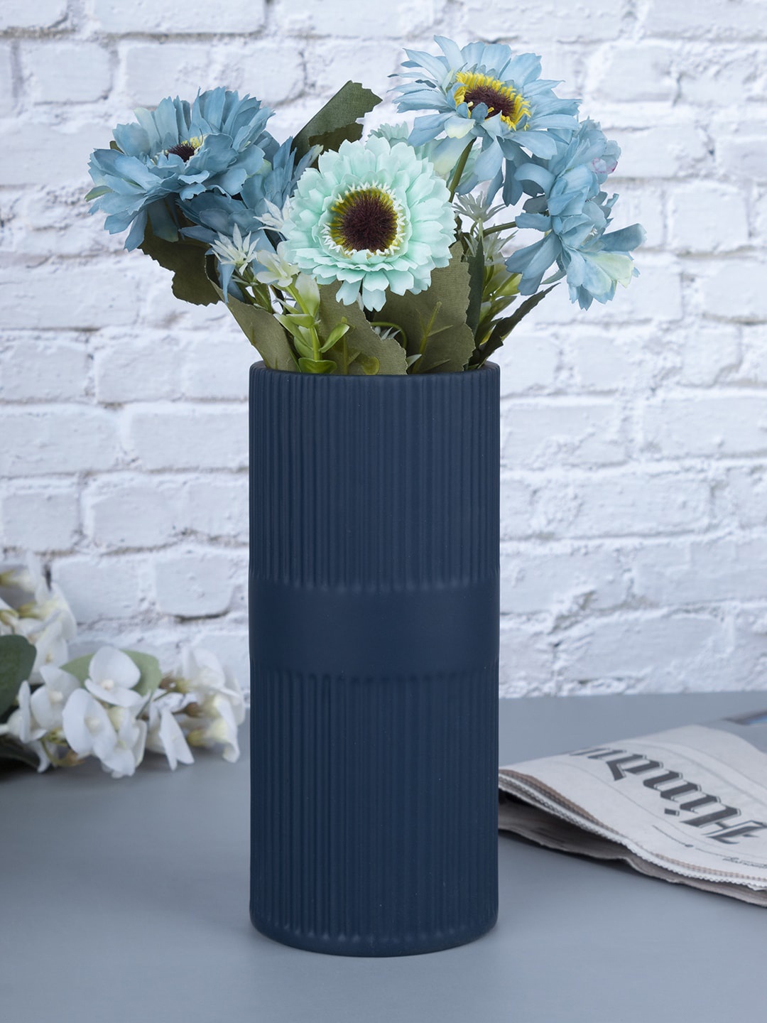 

MARKET99 Navy Blue Textured Ceramic Flower Vase