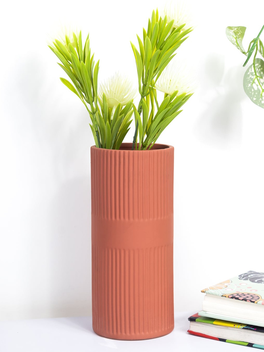 

MARKET99 Burgundy Ribbed Flower Vases