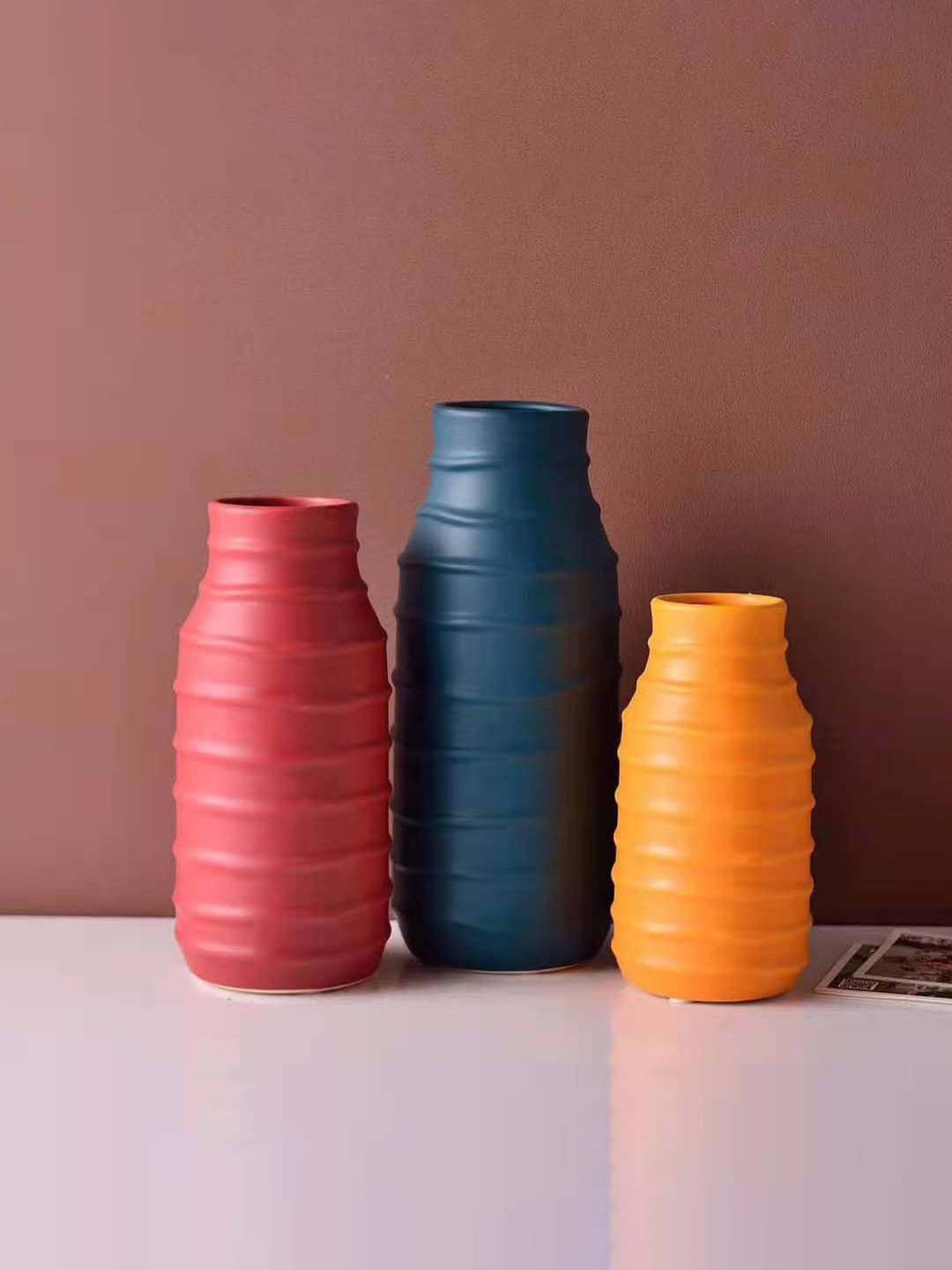 

MARKET99 Sea Green Textured Vase