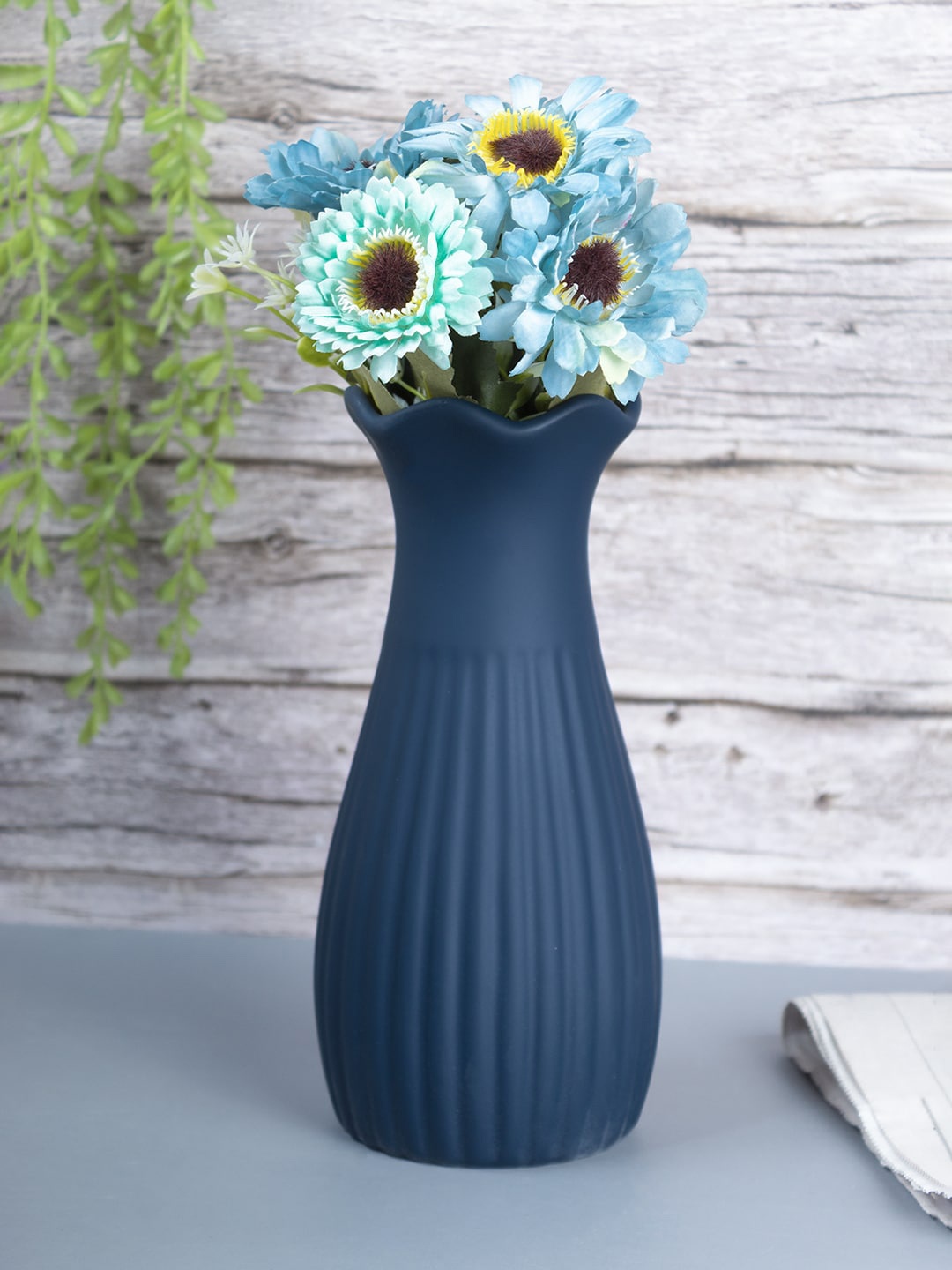 

MARKET99 Navy Blue Textured Ceramic Vase