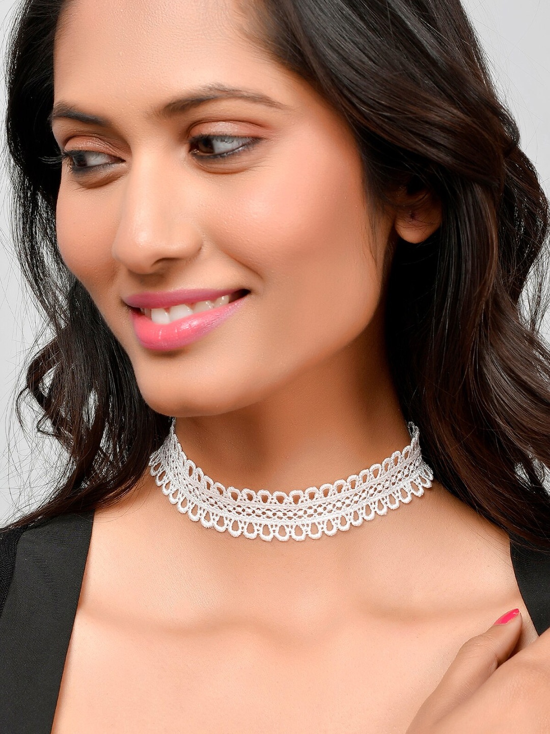 

AQUASTREET White Lace Choker Necklace