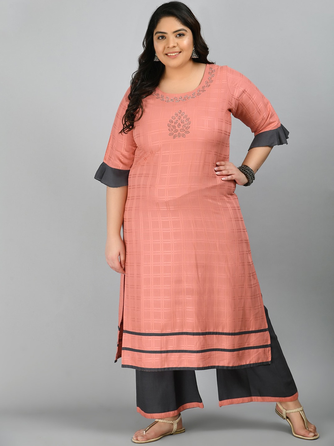 

PrettyPlus by Desinoor com Women Pink Beads and Stones Kurta with Palazzos