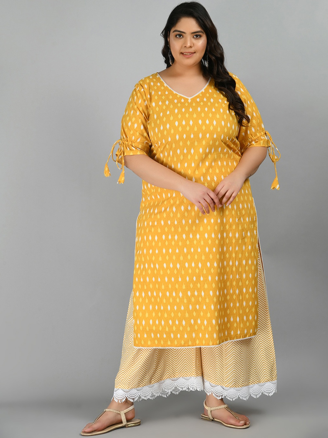 

PrettyPlus by Desinoor.com Women Yellow Pure Cotton Kurta with Palazzos