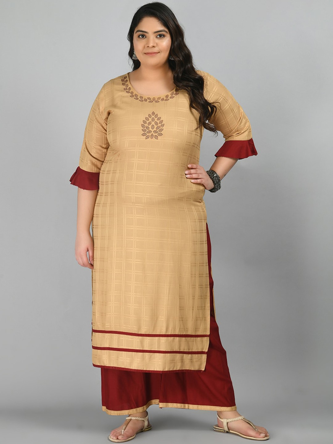 

PrettyPlus by Desinoor.com Women Beige Beads and Stones Kurta with Palazzos