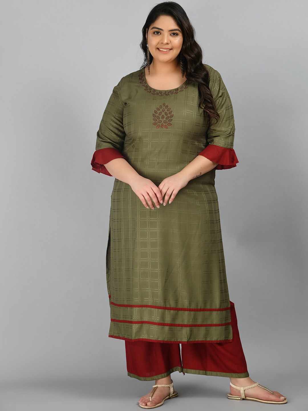 

PrettyPlus by Desinoor com Women Green Ethnic Motifs Yoke Design Panelled Beads and Stones Kurti with