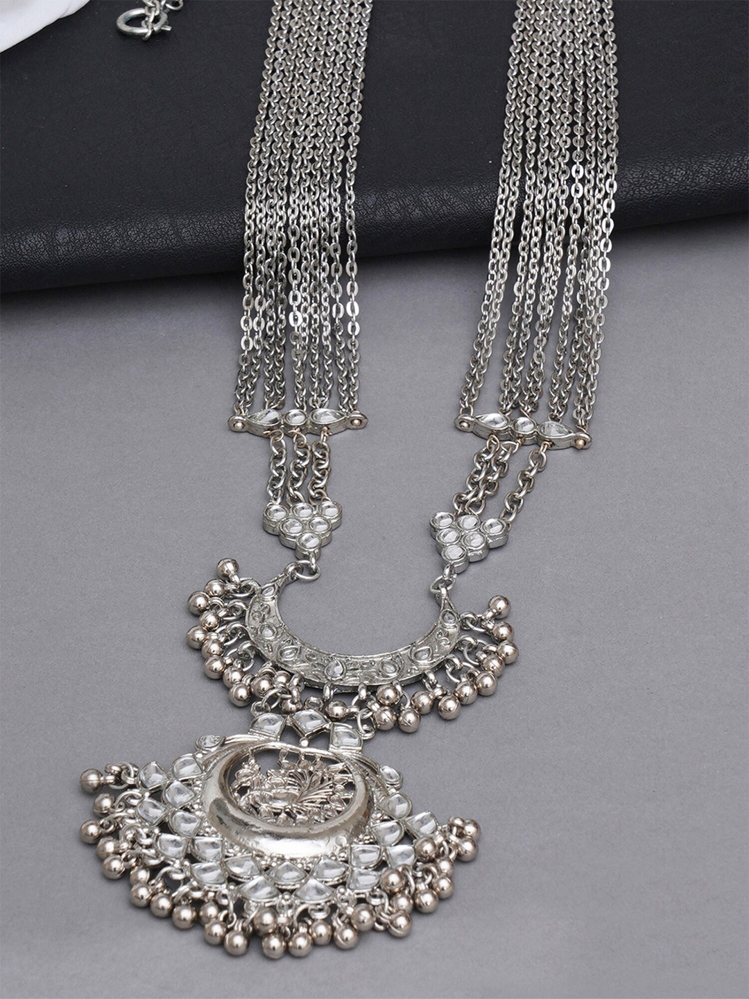 

KARATCART Silver-Plated Oxidised Necklace