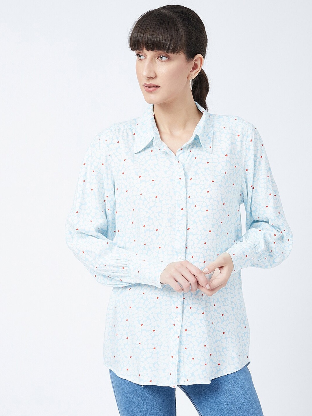 

DELAN Women Blue & Red Relaxed Fit Satin Printed Casual Shirt