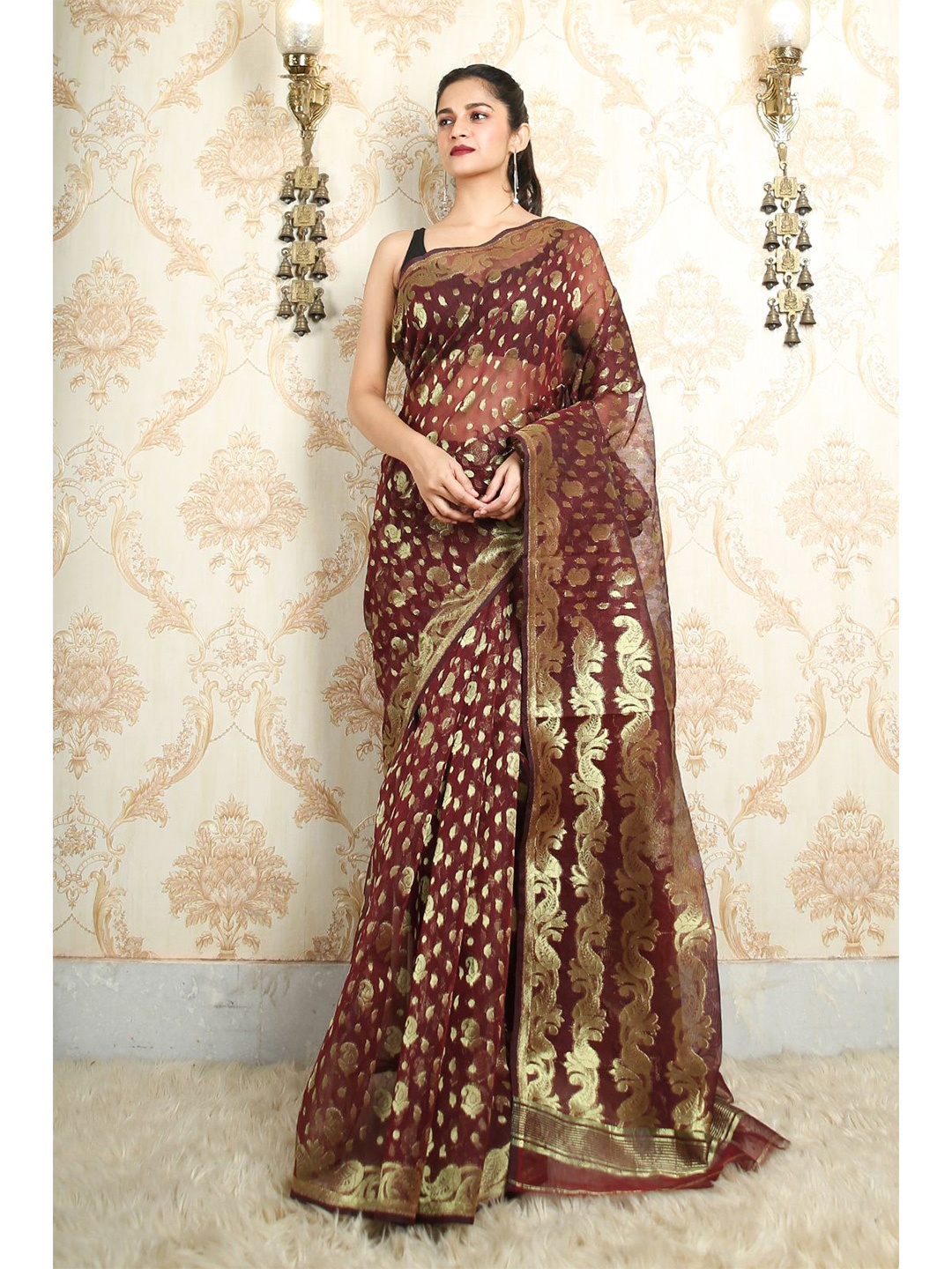 

Arhi Maroon & Gold-Toned Woven Design Silk Cotton Jamdani Saree