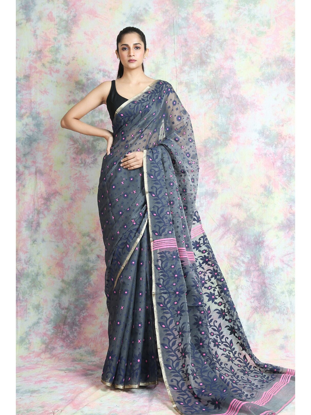 

Arhi Grey & Pink Floral Printed Silk Cotton Jamdani Saree
