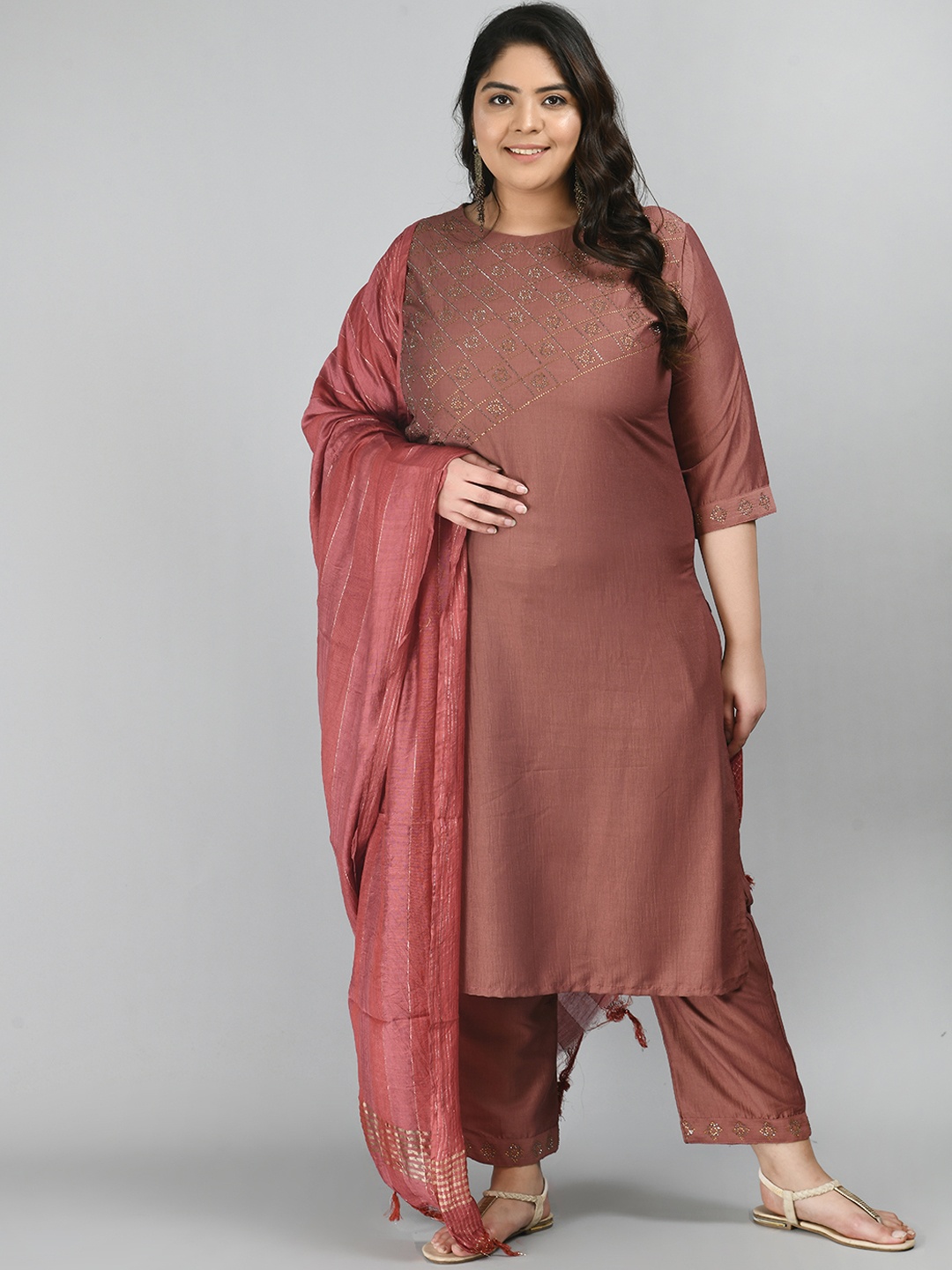 

PrettyPlus by Desinoor.com Women Pink Beads and Stones Kurta With Trousers & Dupatta