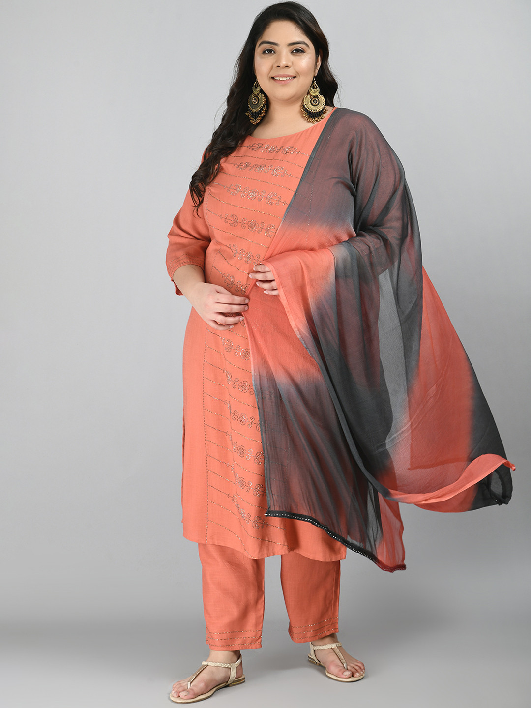 

PrettyPlus by Desinoor.com Women Pink Beads and Stones Kurta with Trousers & Dupatta