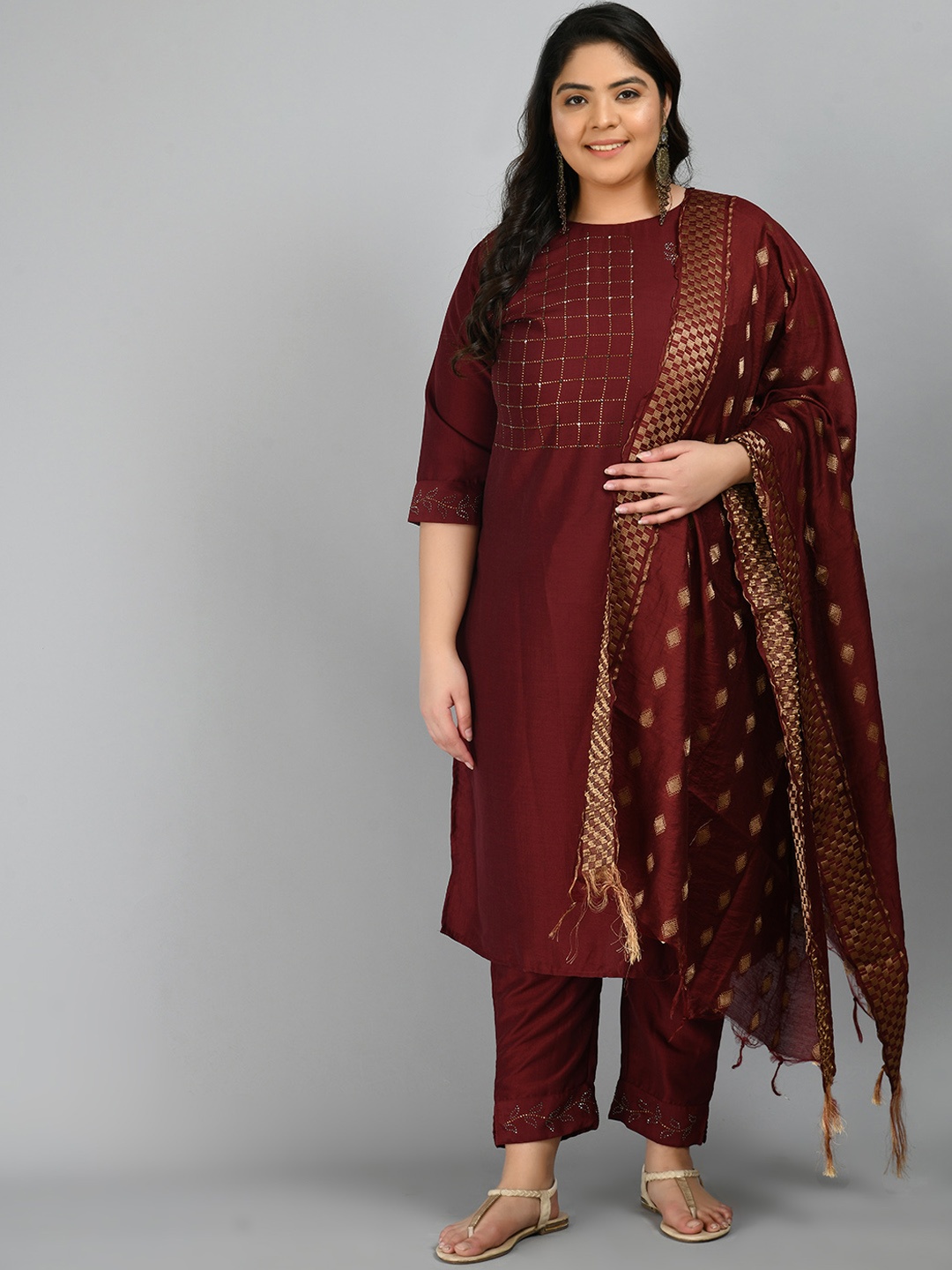

PrettyPlus by Desinoor com Women Maroon Yoke Design Beads and Stones Kurta with Trousers & With Dupatta
