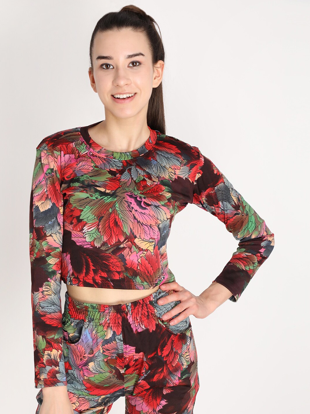 

CHKOKKO Red & Pink Floral Print Crop Top