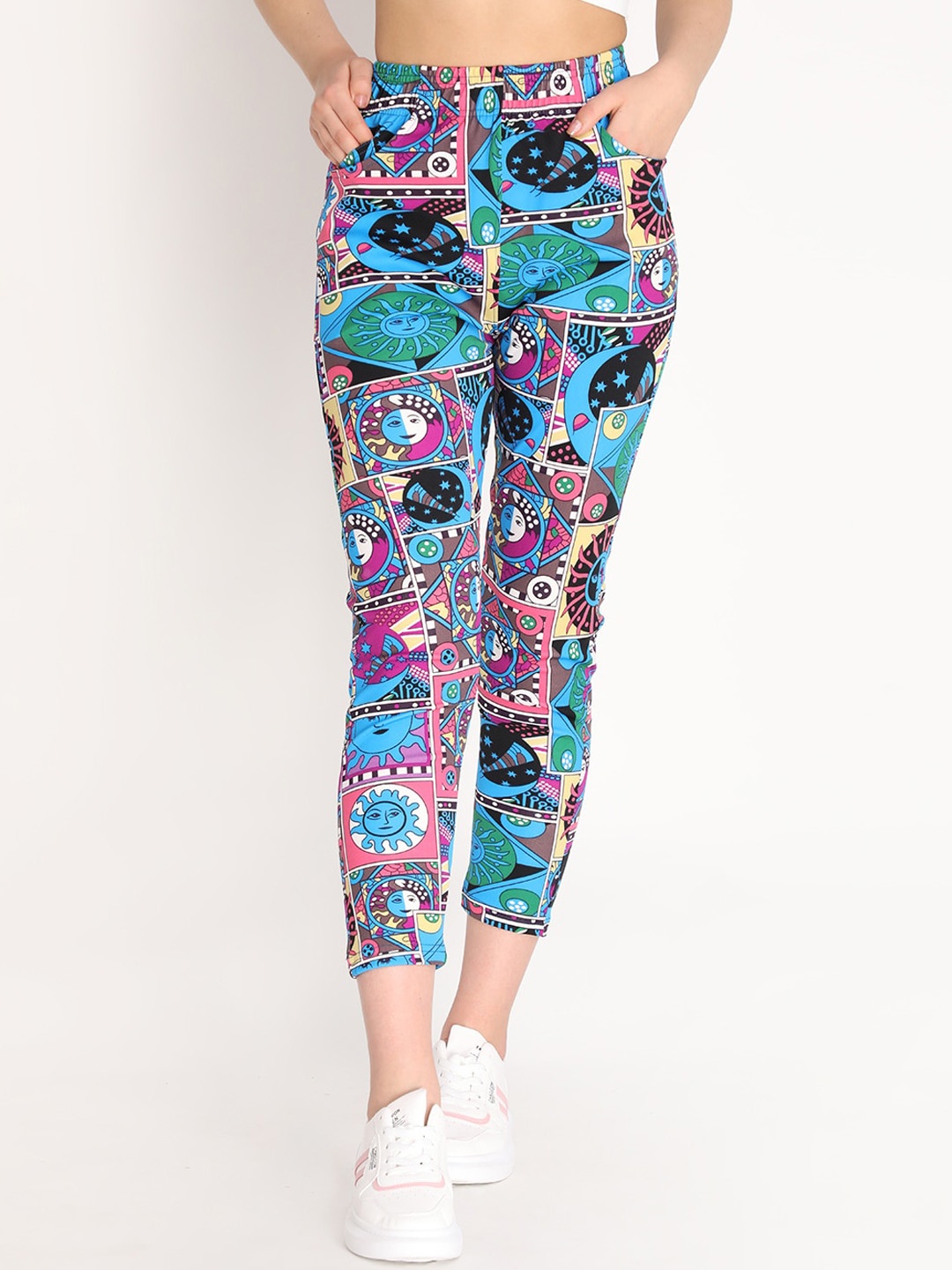 

CHKOKKO Women Blue & Pink Printed Track Pants